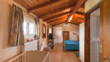 3 bedrooms, desk, iron/ironing board, travel crib