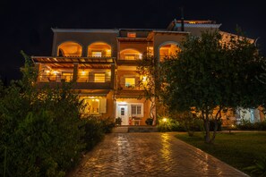 Exterior - Family apartment with balcony & great views with shared swimming pool (Corfu)