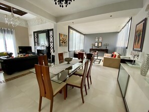 TV, fireplace, stereo