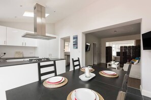 Interior - Luxurious New Apartment (Greater London)