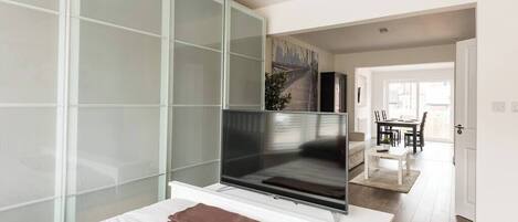 1 bedroom, iron/ironing board, free Internet, bed sheets