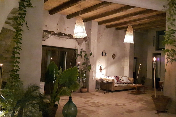 3 dormitoris, escriptori, planxa i posts de planxar i wifi gratuïta