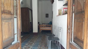 Interni