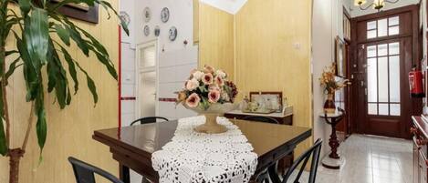 تناول الطعام