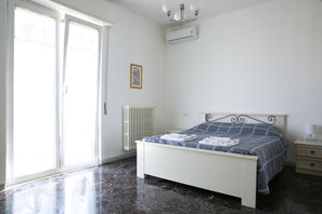4 bedrooms, iron/ironing board, travel crib, free WiFi