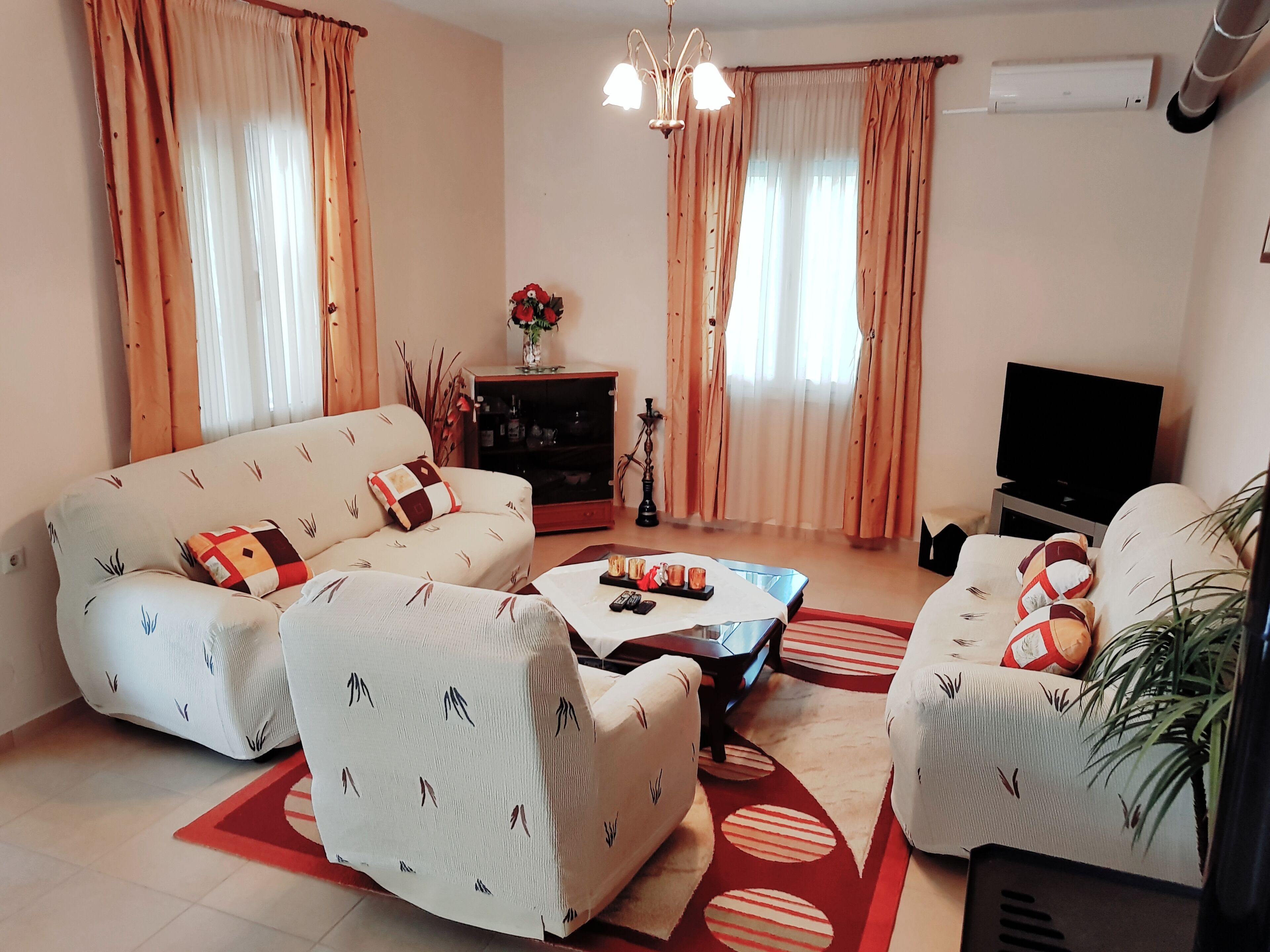 Smart TV, DVD player, stereo