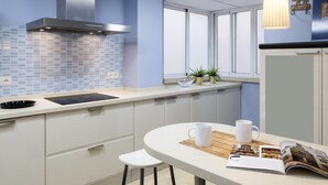 Kaffetrakter/tekoker, kjøleskap, mikrobølgeovn og ovn