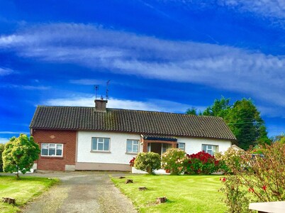 CURRACLOE~Beach Holiday Location!! Co Wexford, 2mins from Beach. Shops & Bars.