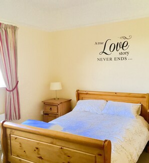 4 bedrooms, iron/ironing board, bed sheets