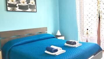 2 chambres, fer et planche Ă repasser, Wi-Fi, draps fournis