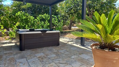 Stone villa in the middle of the Apulian countryside and a few kilometers from the sea.