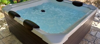 Authentic Stone Villa with Hot Tub | Valle d'Itria View | Near Alberobello & Sea