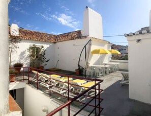Outdoor dining - Apartment 2 Village of the Holy Spirit (Sintra, Lisboa)