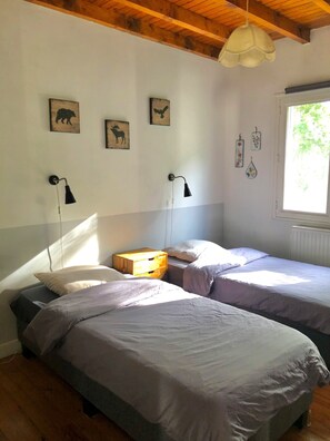 2 chambres, fer et planche à repasser, accès au Wi-Fi (inclus)