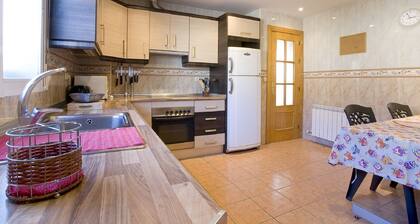 Beautiful house in Granada just 10min from the center + (PARKING IN THE CENTER) + WIFI