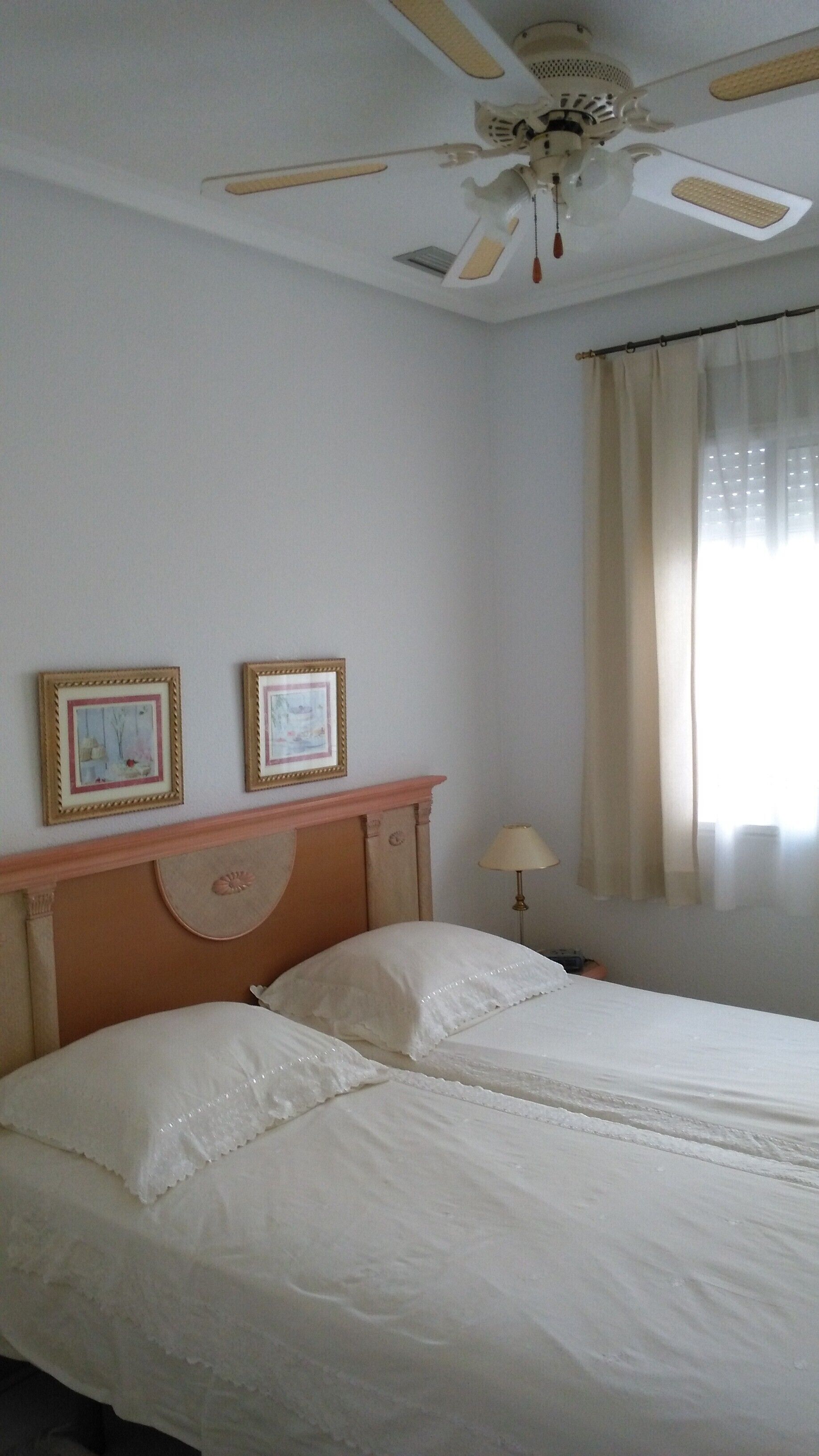 2 chambres, fer et planche à repasser, Wi-Fi gratuit, draps fournis