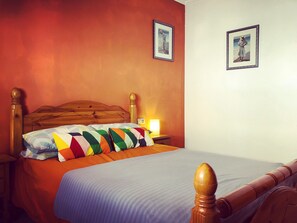 3 bedrooms, iron/ironing board, WiFi, bed sheets - Remote mountain villa with stunning views and private pool to sleep up to six (Los Cerricos)