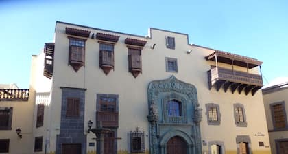 Cozy Vegueta. Historic area, families, Workers