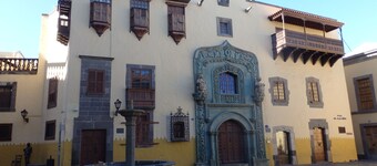 Cozy Vegueta. Historic area, families, Workers