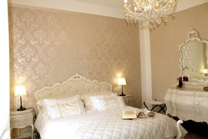 3 chambres, fer et planche à repasser, Wi-Fi, draps fournis
