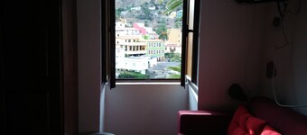 Ideal couples house with beautiful views of the town, excellent for walkers.