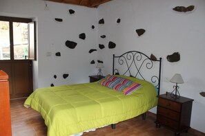 1 غرفة نوم ومكواة/لوح كي وواي فاي مجانًا وملاءات أسرّة