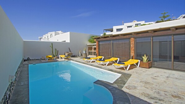 Outdoor pool, a heated pool