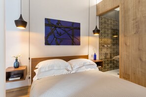 4 室のベッドルーム、防音設備、アイロン / アイロン台、WiFi (無料)