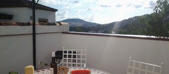 Maison située dans le centre du village à environ 10 minutes de la piste de la rivière 