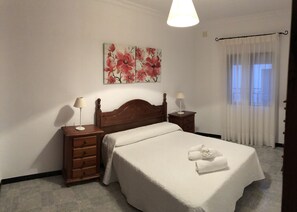 3 dormitorios, wifi gratis, ropa de cama