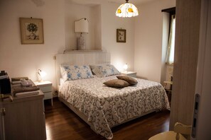 3 bedrooms, in-room safe, iron/ironing board, travel crib - A little paradise in the heart of Fiumicino residential area free from pollution (Fiumicino)