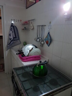 Frigorífic, forn i cafetera i tetera 