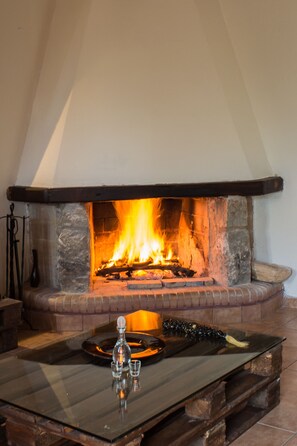 Interior - LITHARI stone house in the village Kampoi (00000009764) (CHANIA)