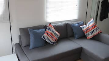 Smart-TV, DVD-spiller, musikkbibliotek og filmbibliotek