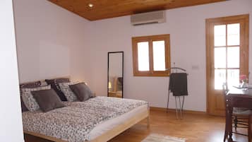 2 slaapkamers, een kluis op de kamer, een strijkplank/strijkijzer