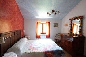 5 chambres, fer et planche à repasser, Wi-Fi gratuit, draps fournis