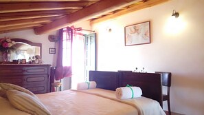 2 bedrooms, iron/ironing board, WiFi, bed sheets - Etna Case Vacanze Eureka, Rustic Sunflower (Praino)