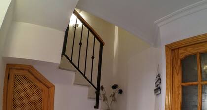 Duplex assez spacieux avec un excellent emplacement