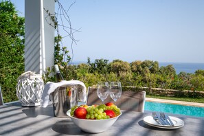 Outdoor dining -  Perfect for couples, privacy &relaxation in luxury, private pool & seaview  (Rethymno)