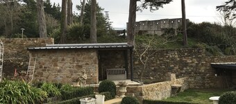 Single-storey house 125 m² facing the sea, patio with barbecue and garden.