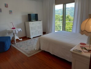 4 chambres, bureau, fer et planche à repasser, Wi-Fi gratuit