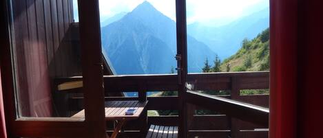 تناول الطعام