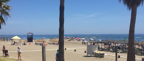 Am Strand, Strandtücher