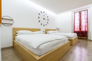 1 bedroom, iron/ironing board, travel cot, free WiFi