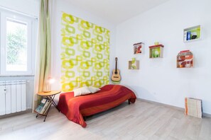 2 bedrooms, desk, iron/ironing board, travel crib