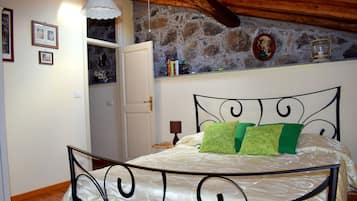 2 dormitorios, tabla de planchar con plancha, wifi y ropa de cama