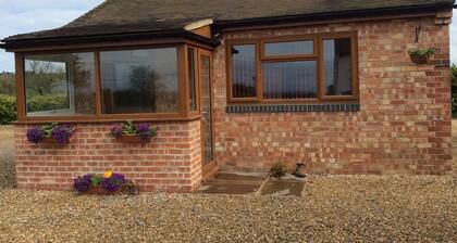 1 bed sweet little cottage in Yoxall