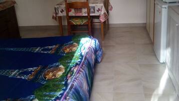 1 camera, una scrivania, insonorizzazione, Wi-Fi gratuito