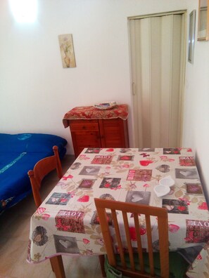1 Schlafzimmer, Schreibtisch, schallisolierte Zimmer, kostenloses WLAN