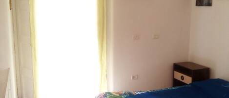 1 bedroom, desk, soundproofing, free WiFi